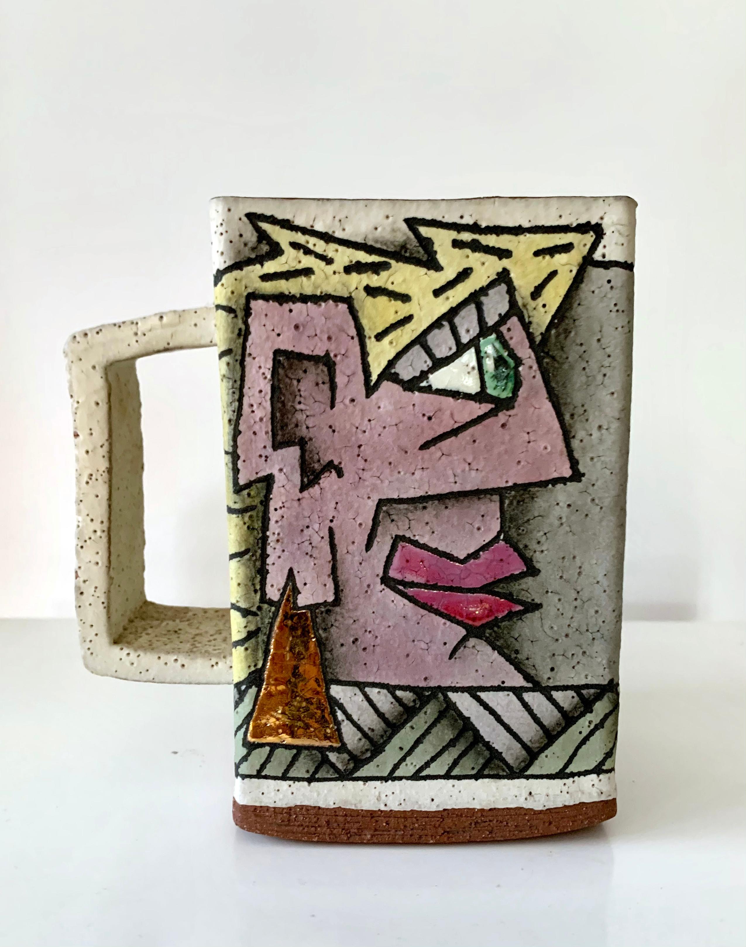 Rimas VisGirda, „A Cup and It's Shadow“, Original-Steinzeug mit goldenem Glanz im Angebot 9