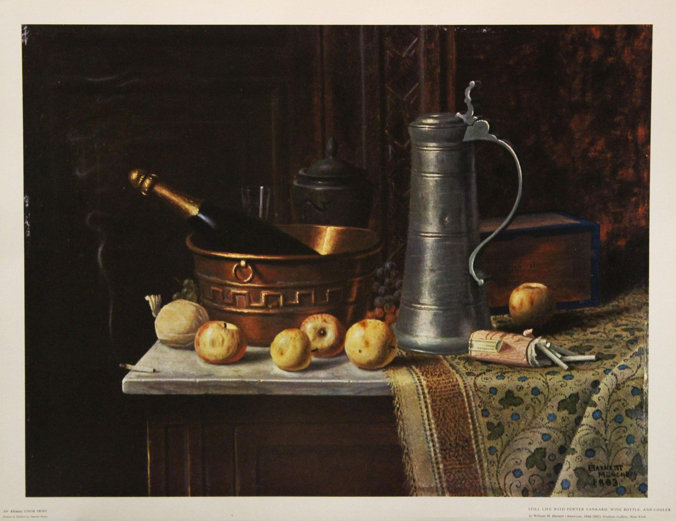 Still-Life Print di William M. Harnett - Natura morta con boccale di peltro, bottiglia di vino e borsa termica - poster. Stampato in Olanda