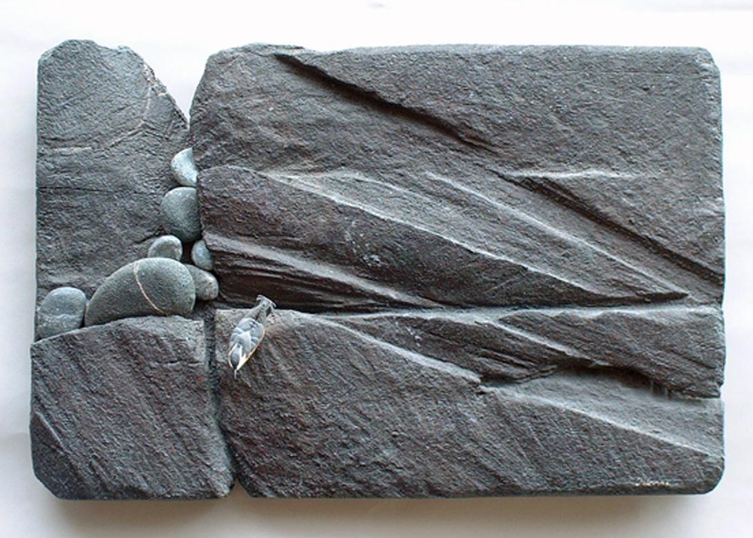 Black Rock Creek, 36 Zoll breit, Wandrelief in Mischtechnik in Mischtechnik – Sculpture von Leo E. Osborne
