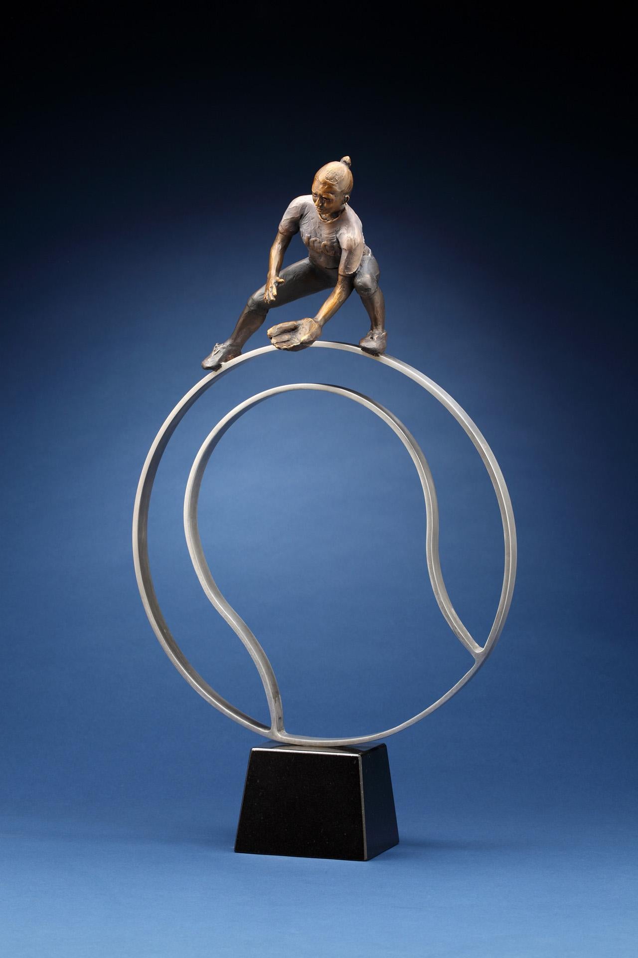 Excellence widmet sich der Spitze – Sculpture von Denny Haskew