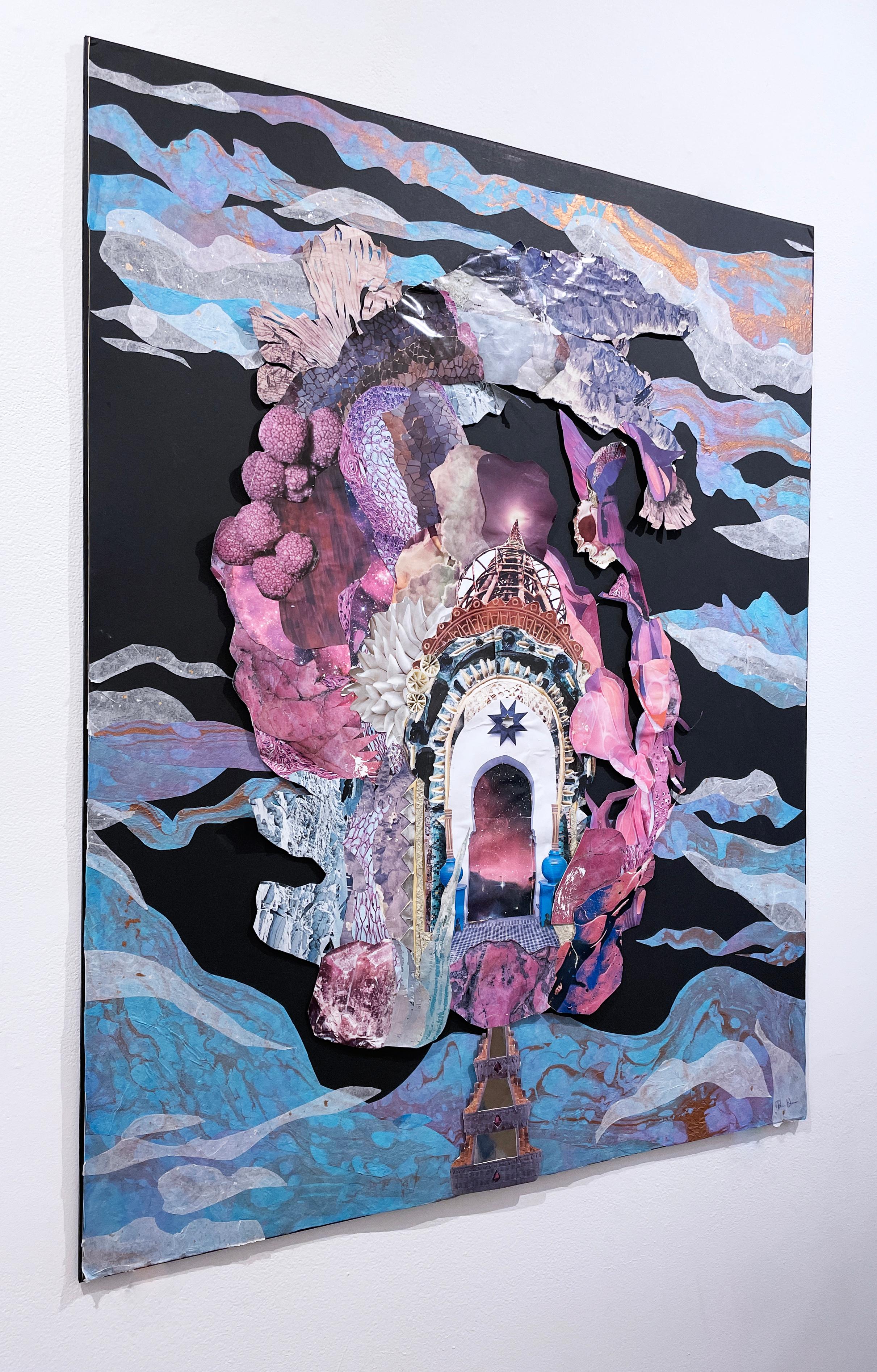 Puerta Amatista, 2022, arte cósmico, rosa, azul, paisaje surrealista, collage en venta 4