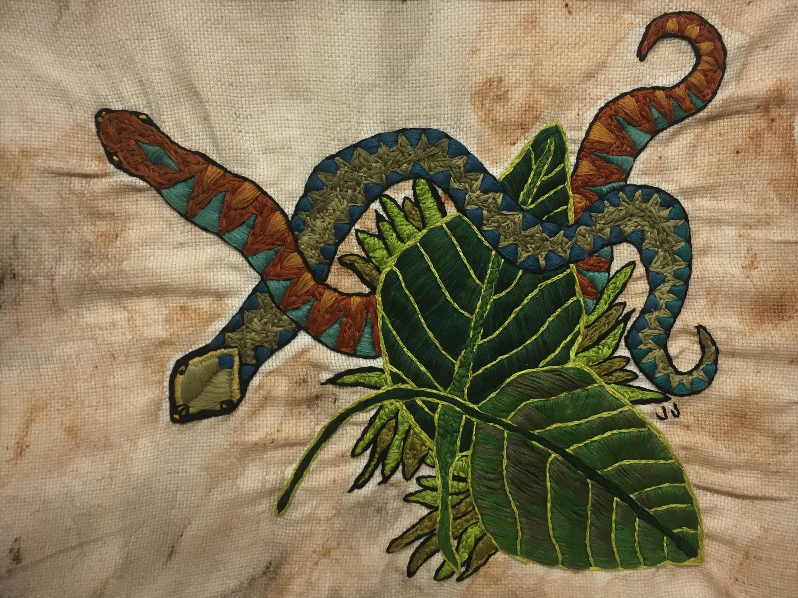 Veiled Knots , 2019, broderie et teinture de tissu sur toile, serpents, feuilles, ton terre