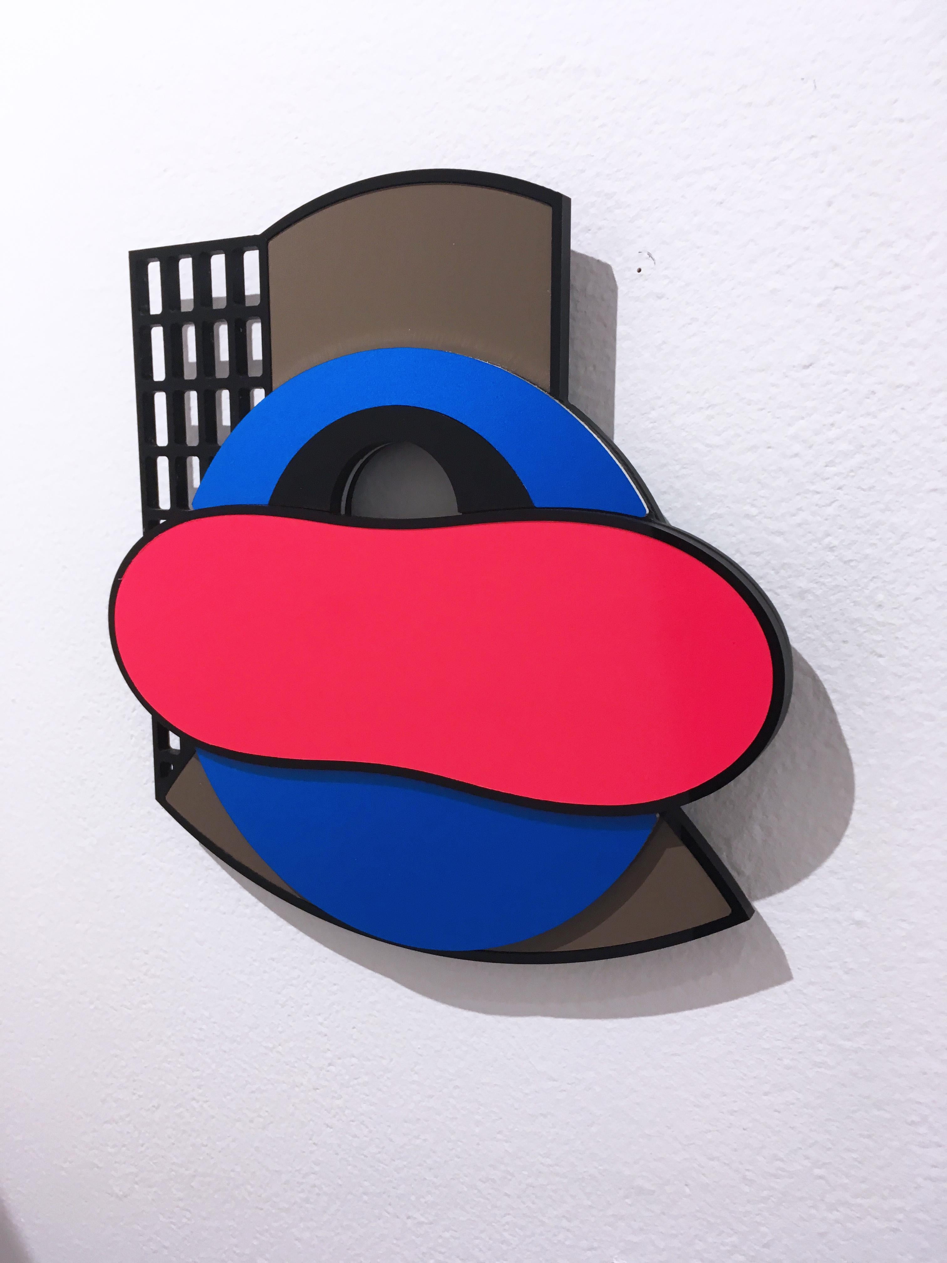 Ebena, acrylic, aluminum, vinyl, wall sculpture, abstract geometric, pink, blue – Sculpture von Joshua Edward Bennett