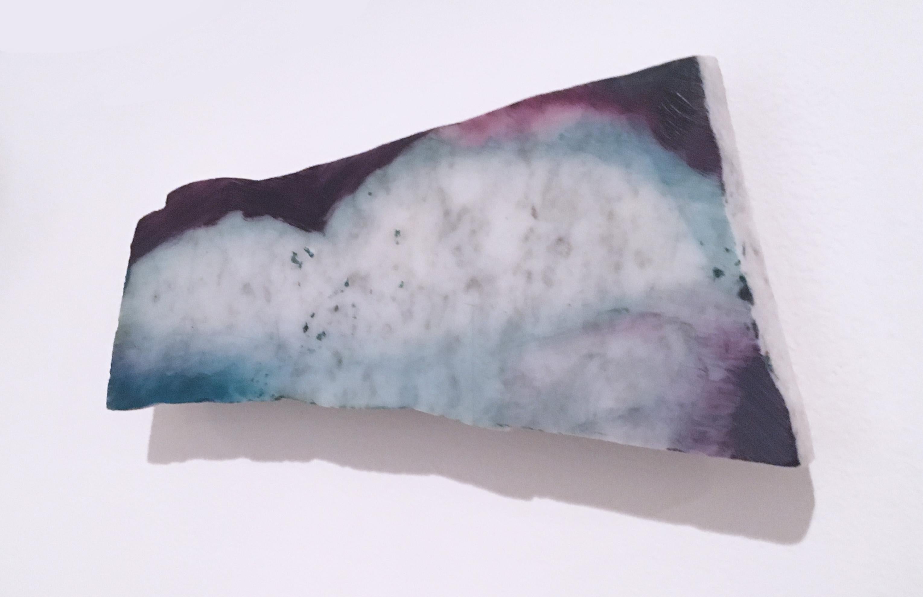 Sans titre « Marble Fragment 4 » 2019, huile, paysage, sculpture murale, nuages, bleu - Contemporain Sculpture par Tom Banks