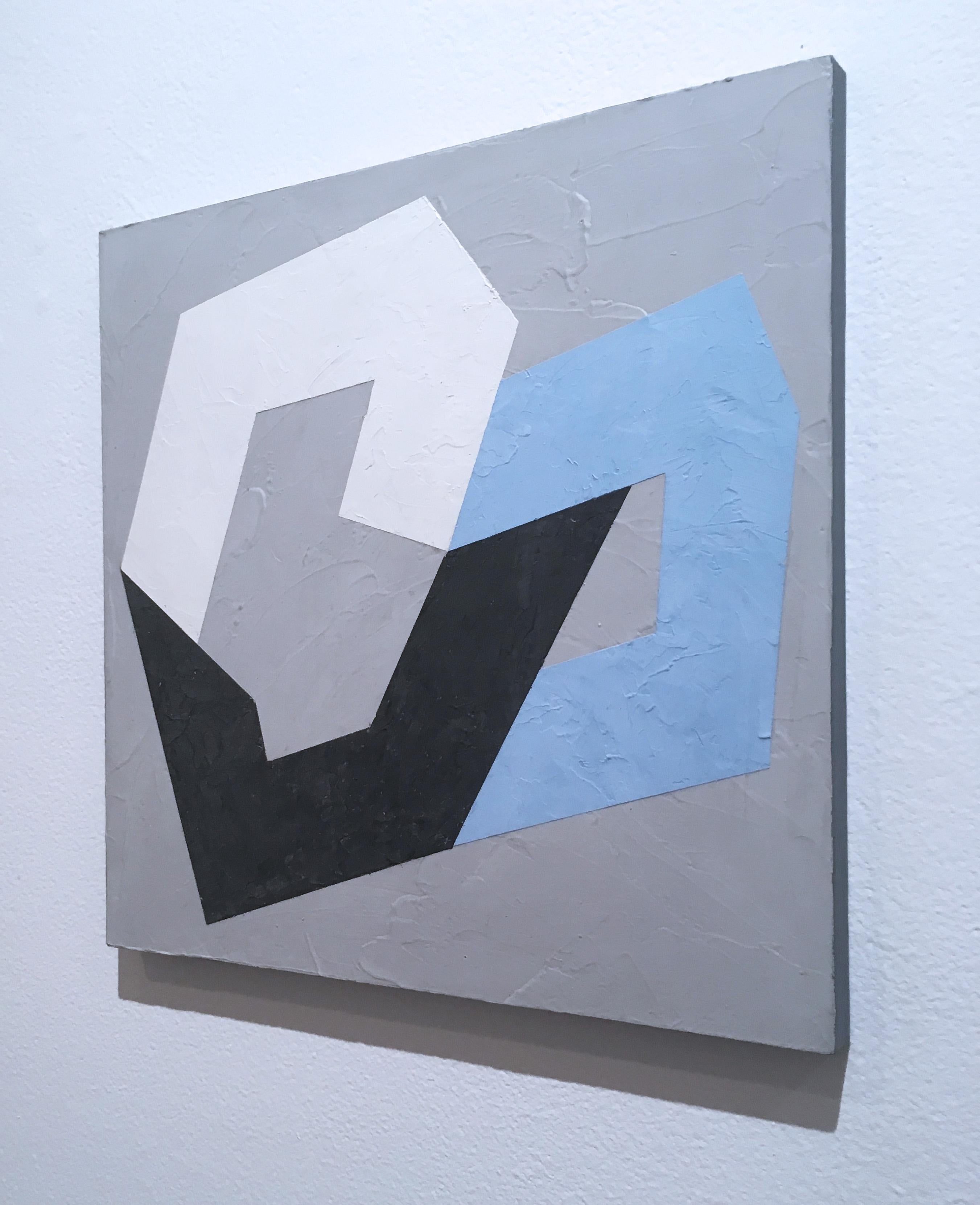 Options VIII, 2020, Geometria astratta, non oggettiva, gesso italiano e acrilico su pannello.  Grigio, blu e bianco.