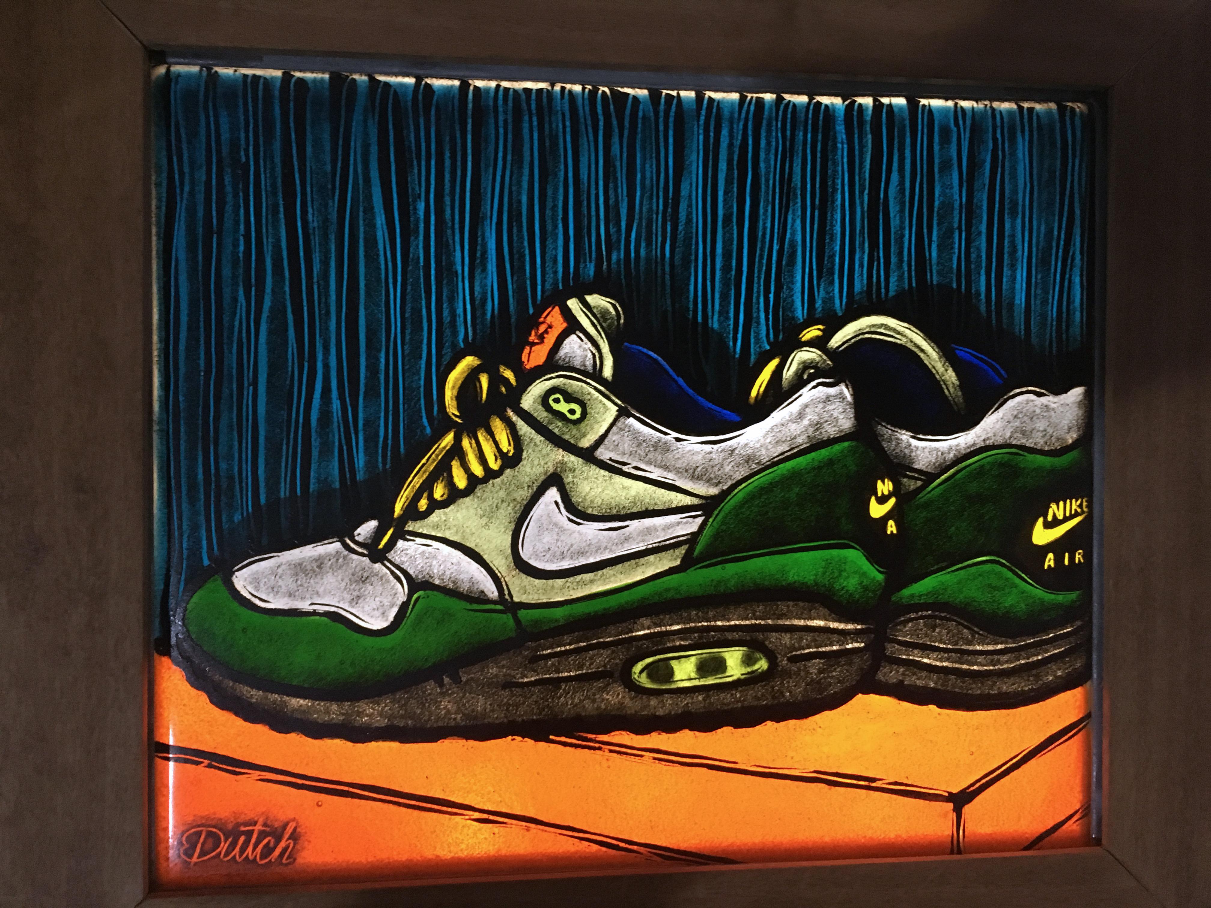 Air Max, 2016, vidrio fundido, Nike, verde, naranja, zapatilla, azul, marco, ventana - Figurative Painting Marrón de TF Dutchman