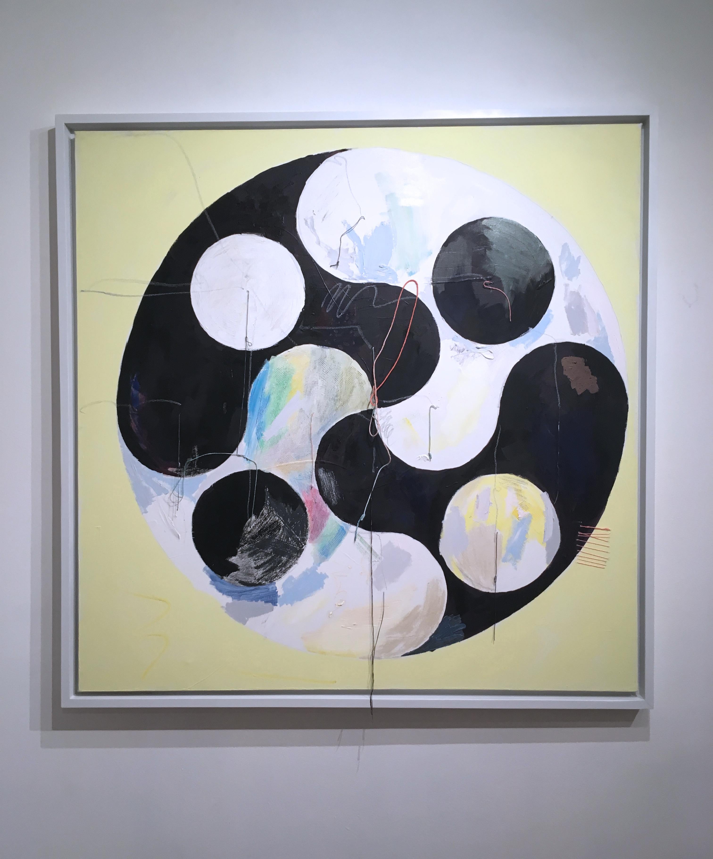 Yin Yang, 2020, Acryl, Öl, Leinwand, Garn, Faden, Schwarz, Gelb, abstrakt – Painting von Macauley Norman