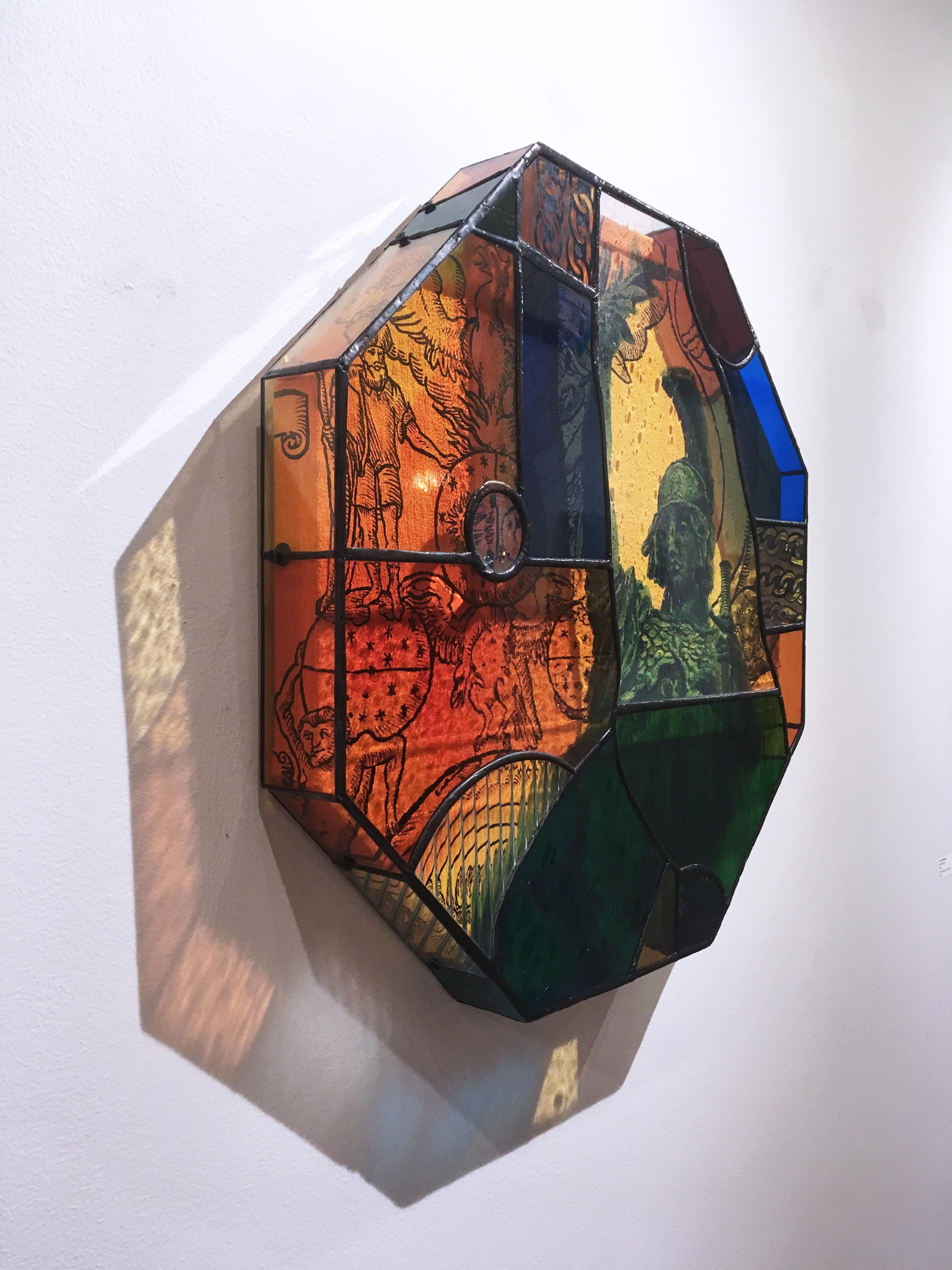 Earth People, 2020, Glasmalerei, Acryl, Leinwand, achteckige Statue, orange im Angebot 12