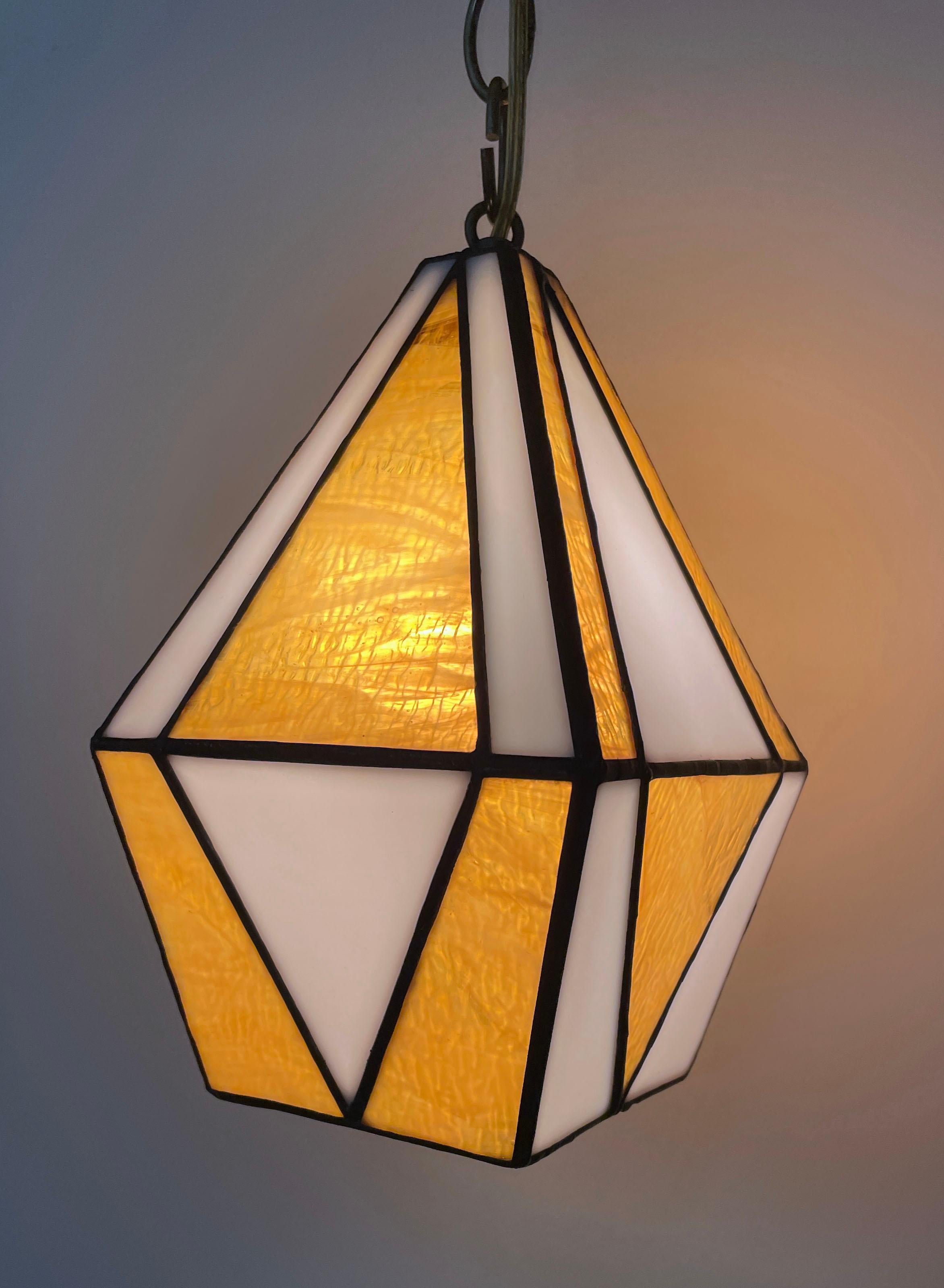 Lanterne en damier doré - Contemporain Sculpture par TF Dutchman