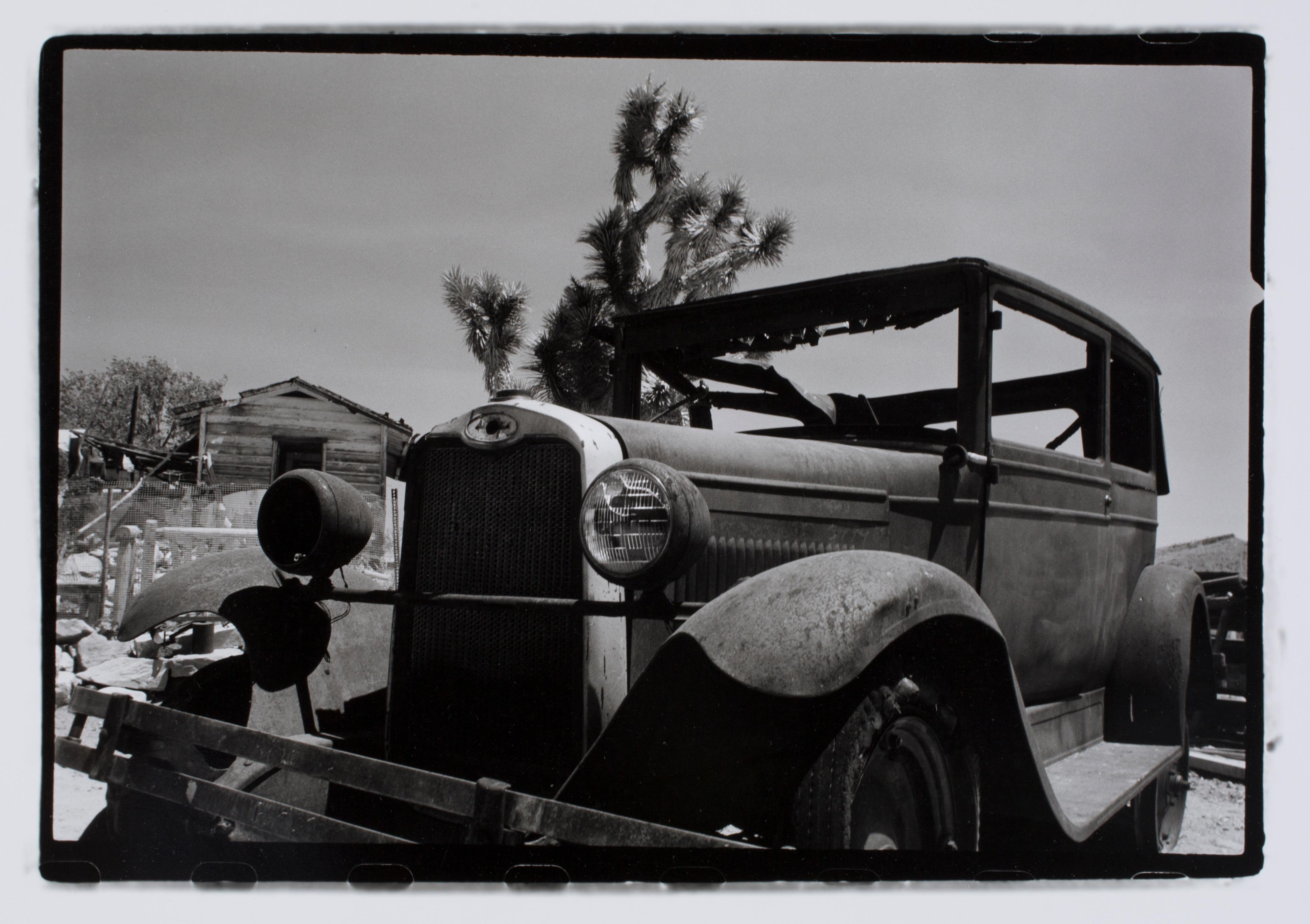 Hideoki Hagiwara Black and White Photograph - Hideoki, Black & White Photography, Vintage Car 02, Route 66, 2003