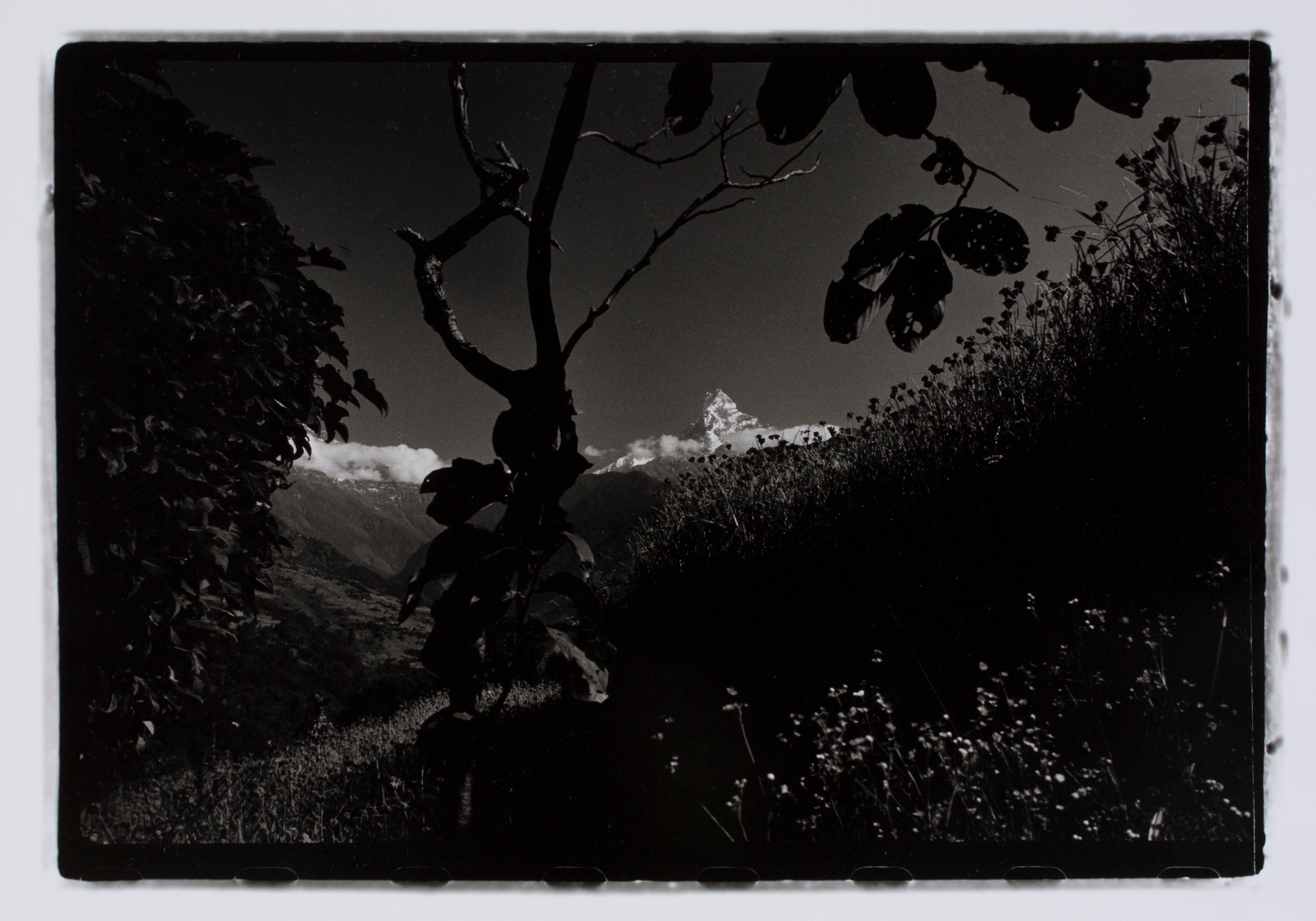 Hideoki Hagiwara Black and White Photograph - Hideoki, Black & White Photography, Untitled, Nepal, 2001