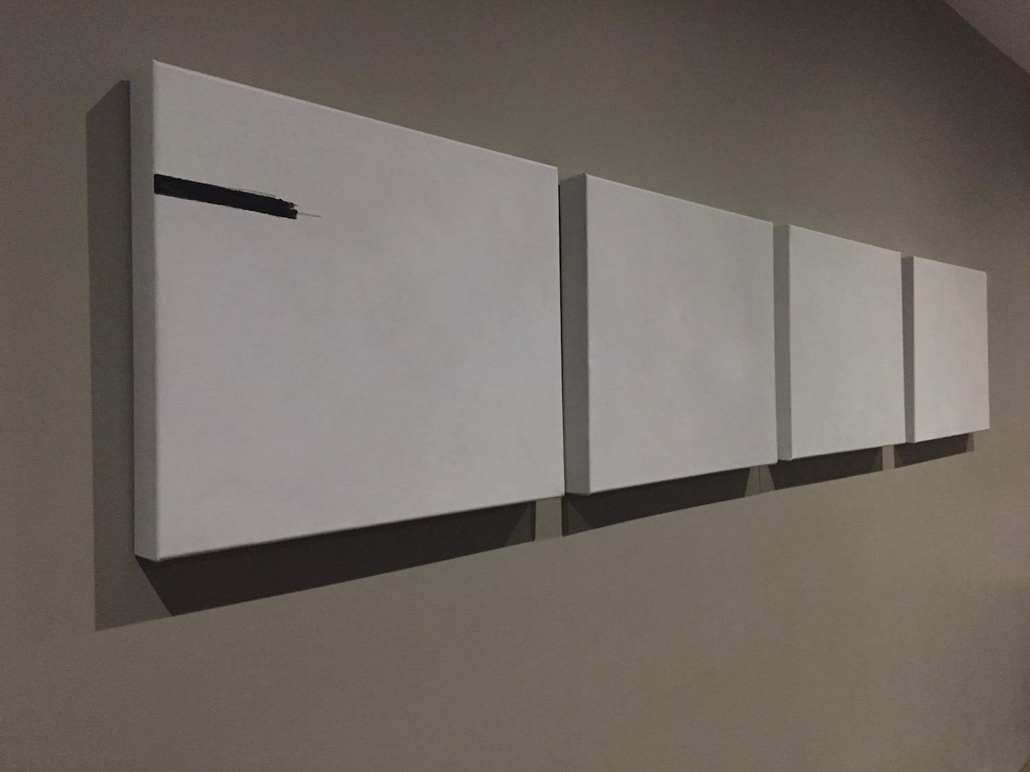 C'est là que je dessine la ligne - 4 peintures abstraites minimalistes, blanc cassé, noires - Painting de Andrea Stajan-Ferkul
