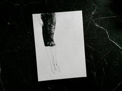 Jupe à crayon - 5" x 7", noir et blanc, œuvre d'art originale sur papier