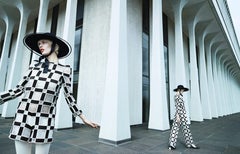 Aymeline x 2 Emma Summerton, noir et blanc, motifs, architecture, mode