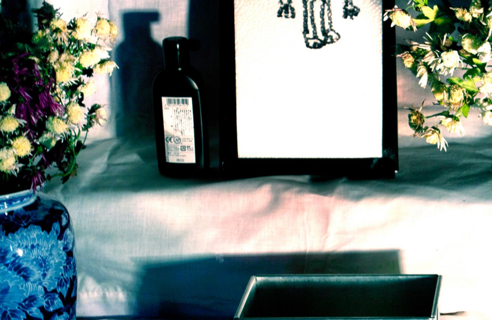 Funeral Lieko Shiga, Fotografie, Blumen, Zeitgenössisch, Memorial, Stillife im Angebot 2