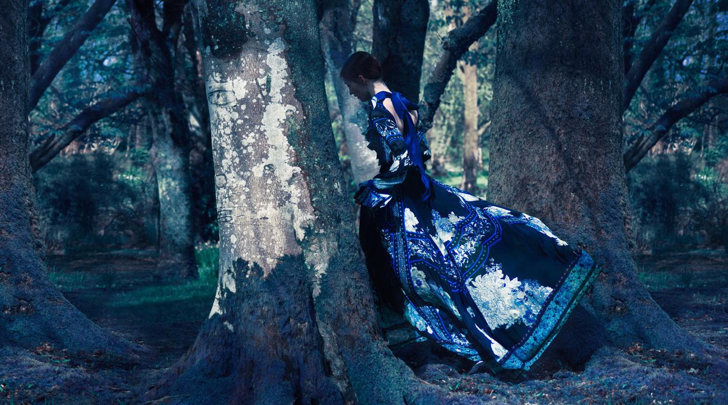 Erik MADIGAN HECK (*1983, Estados Unidos)
Audrey Marnay, Viejo futuro, 2015
Impresión cromogénica
Hoja 127,3 x 228,6 cm (50 1/8 x 90 pulg.)
Marco 131,5 x 232,7 x 5 cm (51 3/4 x 91 5/8 x 2 pulg.)
Edición de 9, más 2 AP; Ed. nº