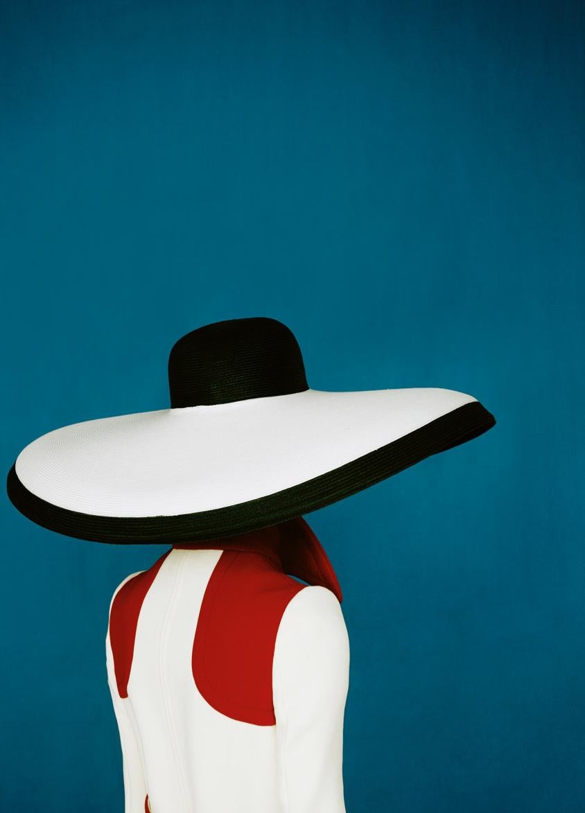 Muse Muse, Old Future Erik Madigan Hals, Mode, Kunst, Fotografie, figürlich (Blau), Color Photograph, von Erik Madigan Heck