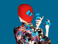 Ohne ein Gesicht (Valentino) Erik Madigan Halsausschnitt, Abstrakt, Schmetterling, Mode