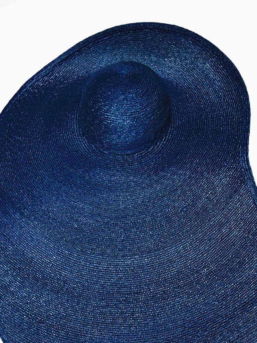 Giorgio Armani, Senza Volto 2018 - Erik Madigan Heck, Astratto, Moda, Arte in vendita 1