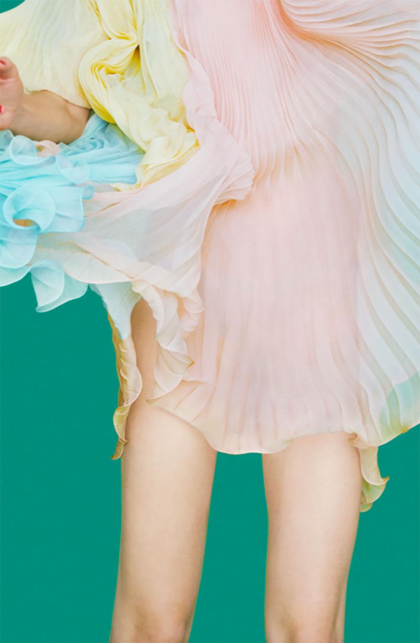 Alana Zimmer Erik Madigan Halsausschnitt, Mode, Kunst, Frau, Fotografie, Kleid, Modell (Zeitgenössisch), Photograph, von Erik Madigan Heck