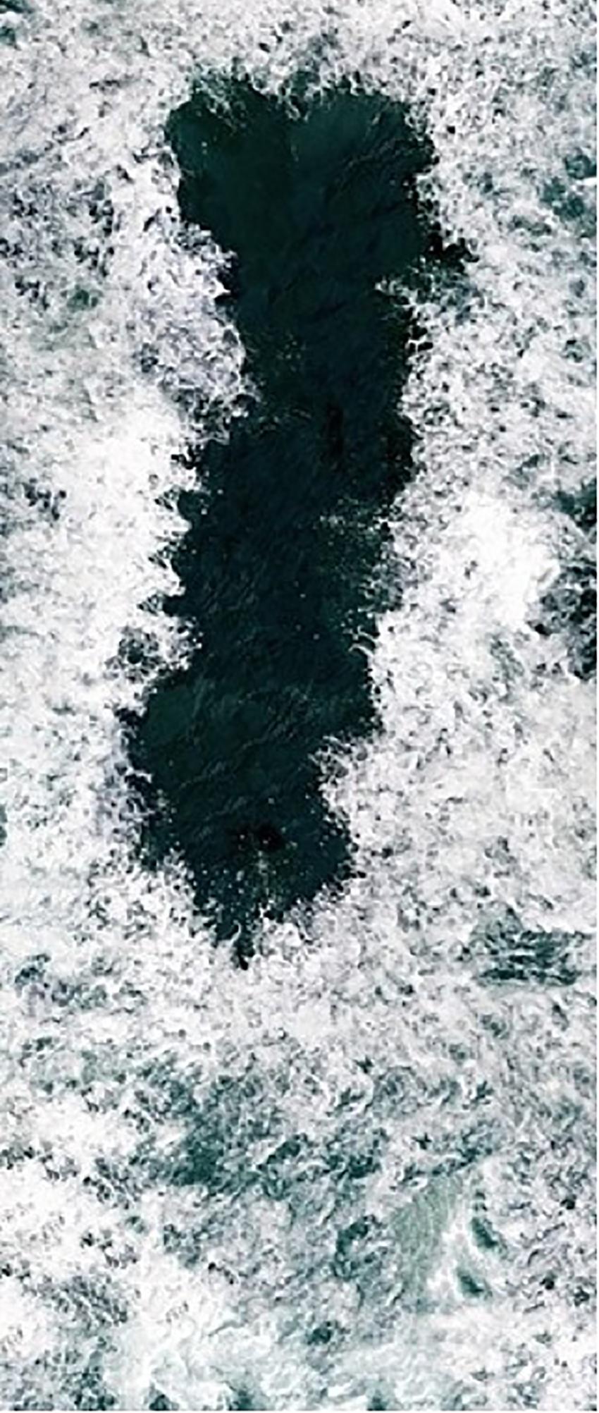 Invisible Seascape #3 – Jun Ahn, Ocean, Waves, Blue, Photography, Art For Sale 3