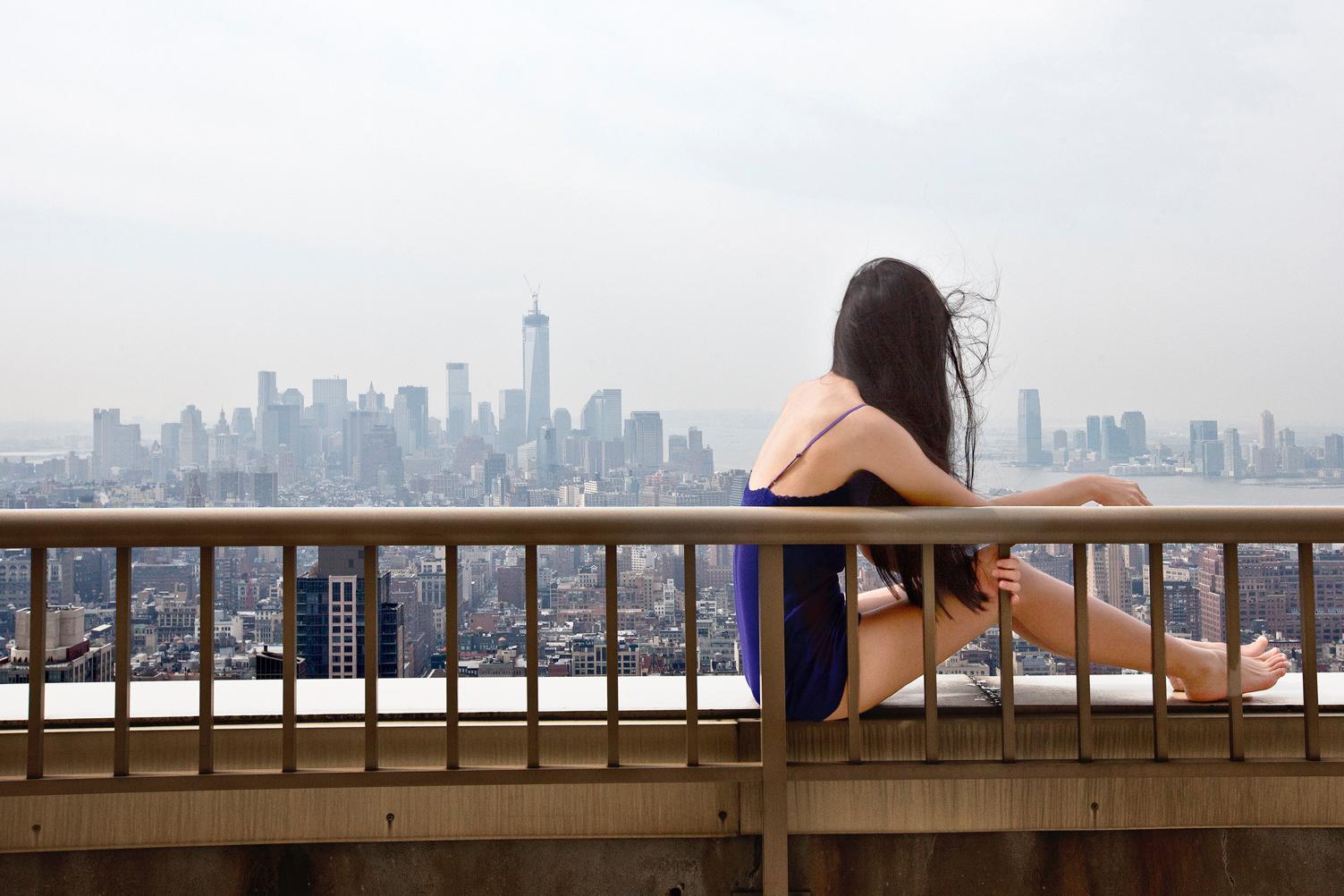 Self-Portrait (New York) Jun Ahn, Fotografie, Stadtlandschaft, Porträt, Frau, Kunst im Angebot 1