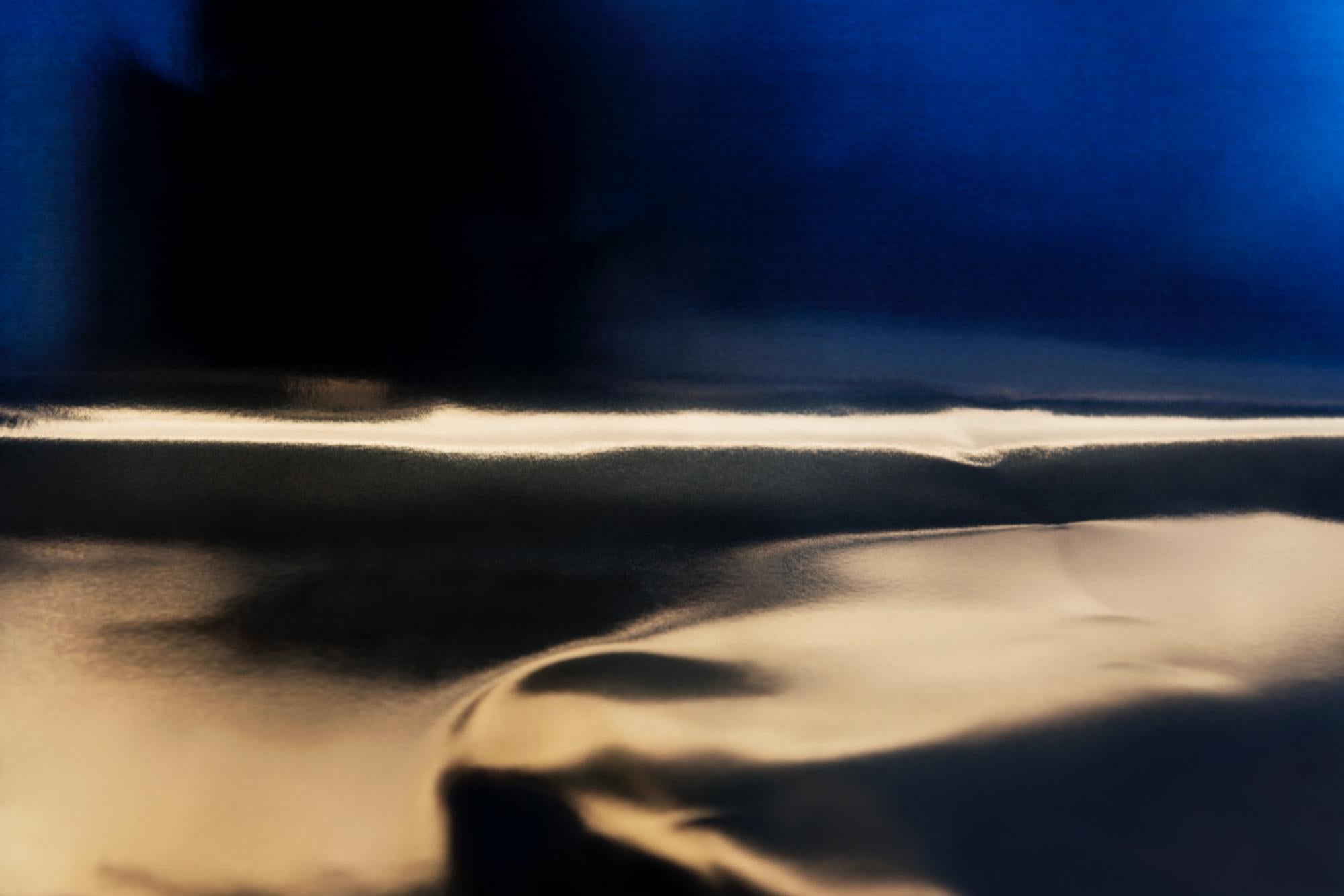 Dominique Teufen Color Photograph – Silbernes Silberfutter Dominique Teufe, Fotografie, Abstrakt, Landschaft, Farbe, Kunst