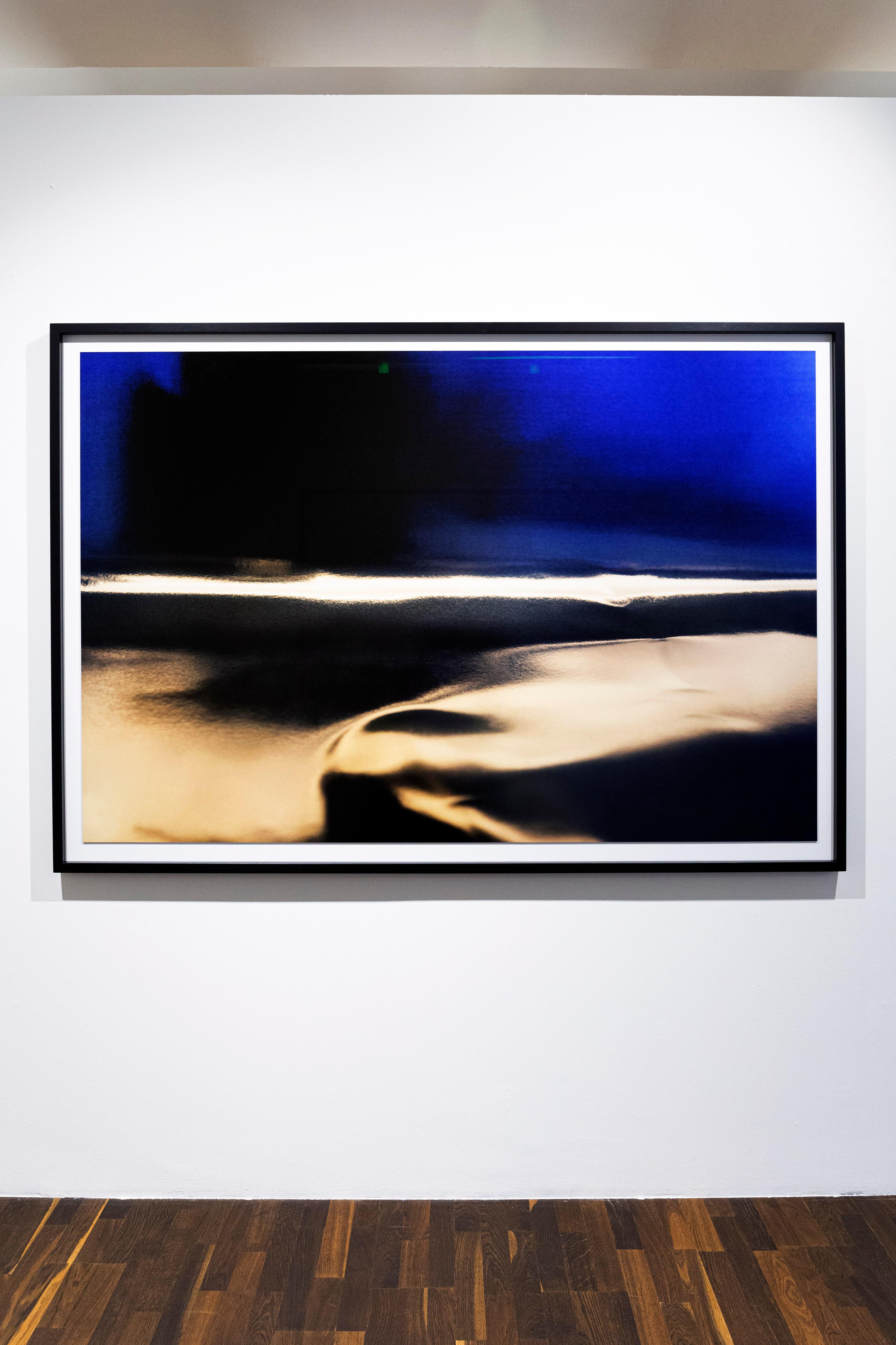 Silbernes Silberfutter Dominique Teufe, Fotografie, Abstrakt, Landschaft, Farbe, Kunst im Angebot 1