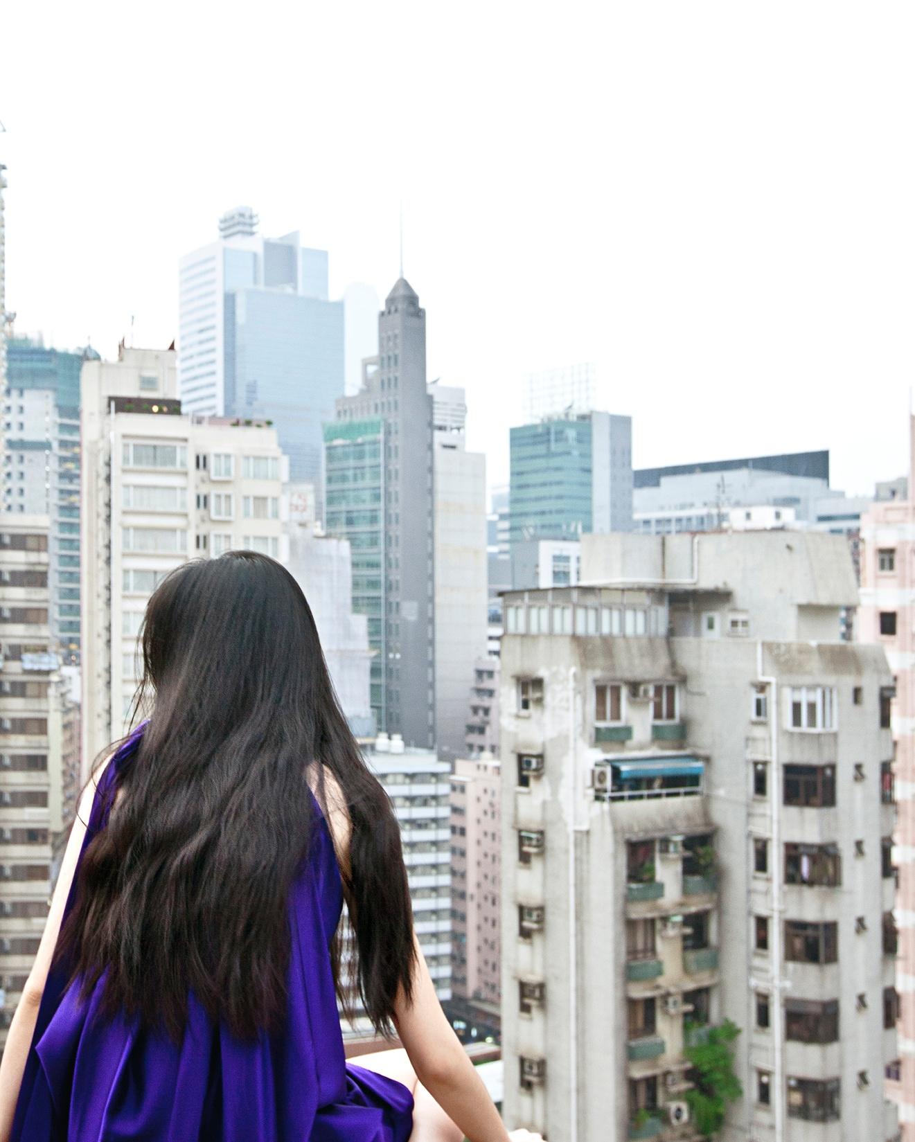 Self-Porträt (Hong Kong) Jun Ahn, Fotografie, Stadtlandschaft, Frau, Hongkong im Angebot 1