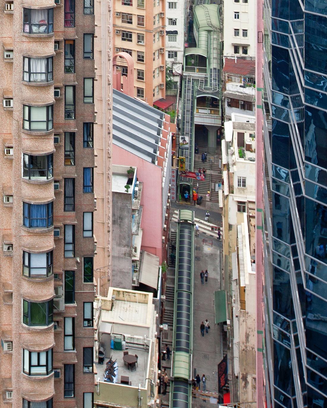 Self-Porträt (Hong Kong) Jun Ahn, Fotografie, Stadtlandschaft, Frau, Architektur im Angebot 1