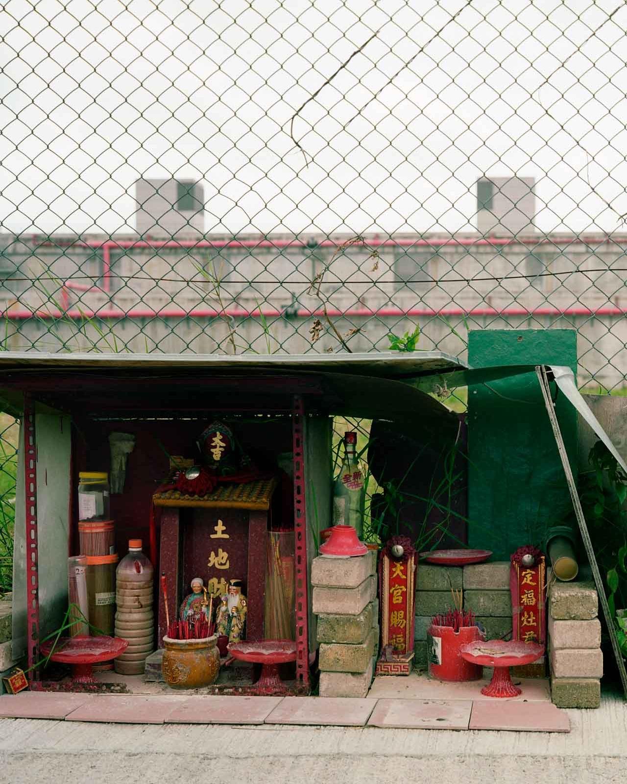 back door 37 – Michael Wolf, Cityscapes, Colour, Hong Kong, Street Photography For Sale 1