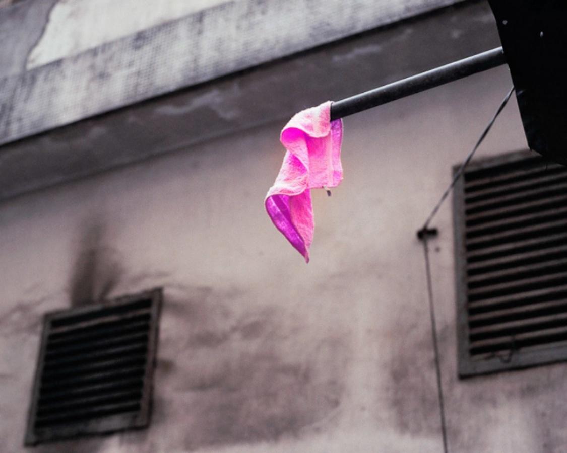 Porte arrière 11 Michael Wolf, Paysage urbain, couleur, Hongkong, photographie de rue en vente 3