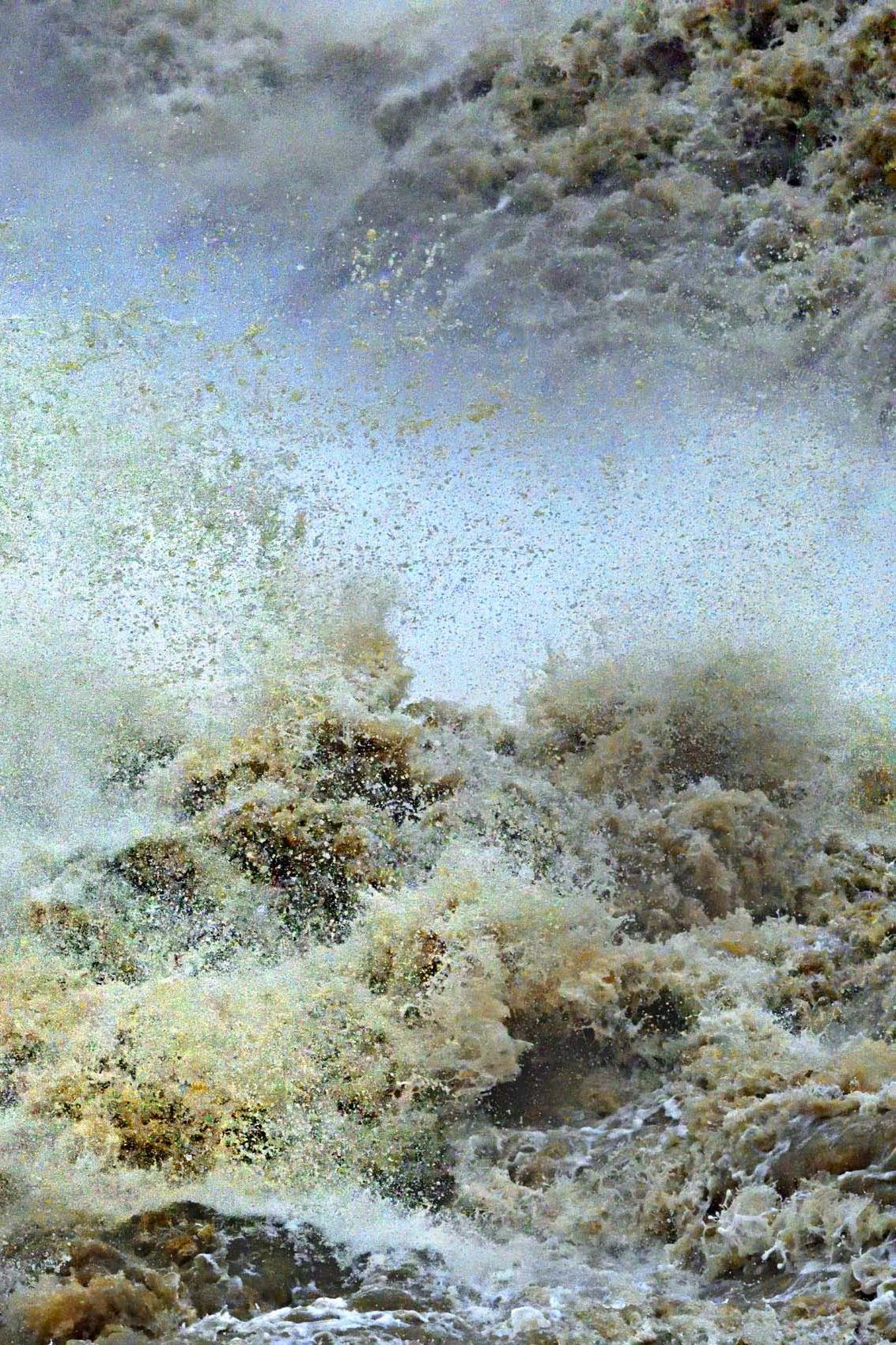 The Tempest (2020) #04 Jun Ahn, Fotografie, Ozean, Wasser, Wellen, Farbe, Kunst im Angebot 2