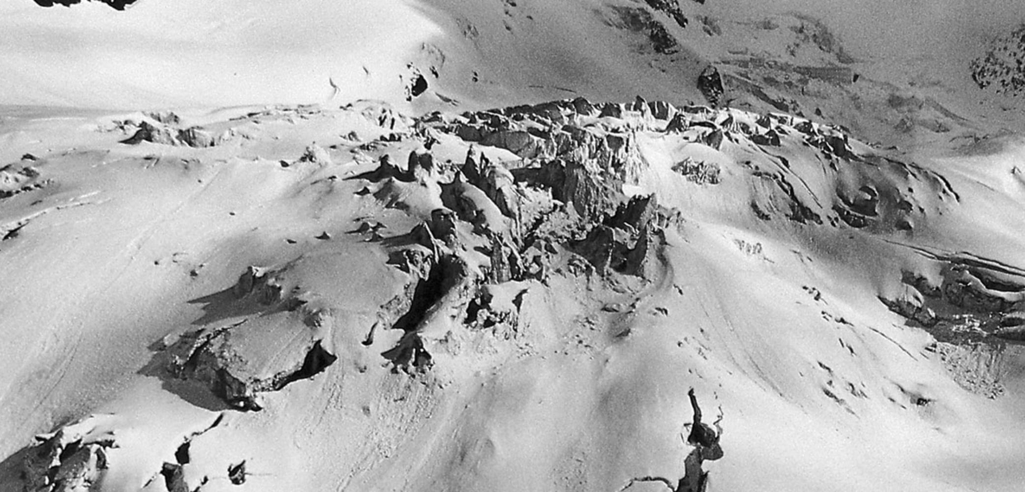 Bernina Balthasar Burkhard, photographie en noir et blanc, montagnes suisses, Alpes - Photograph de Balthasar Burkhard 