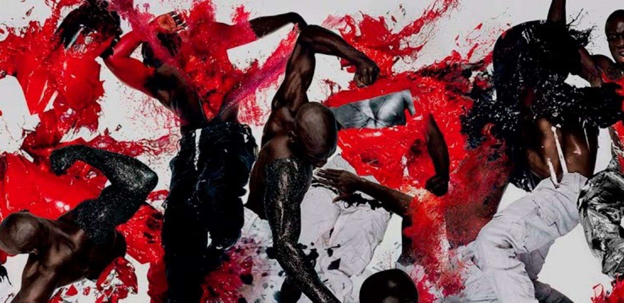 Krieg - Nick Knight, Fotografie, Menschen, Großformat, Mode, Kampf, Rot, Kunst im Angebot 2