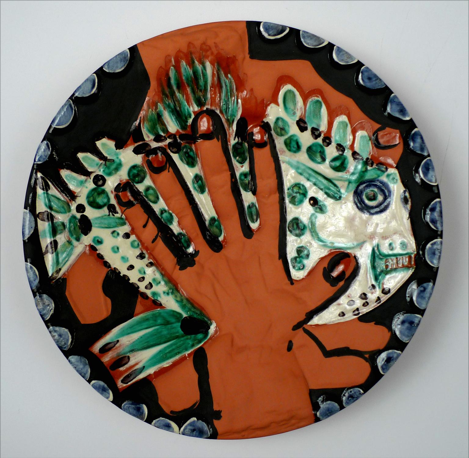 Picasso Ceramic, “Mains au poisson” (A.R. 214) - Art by Pablo Picasso