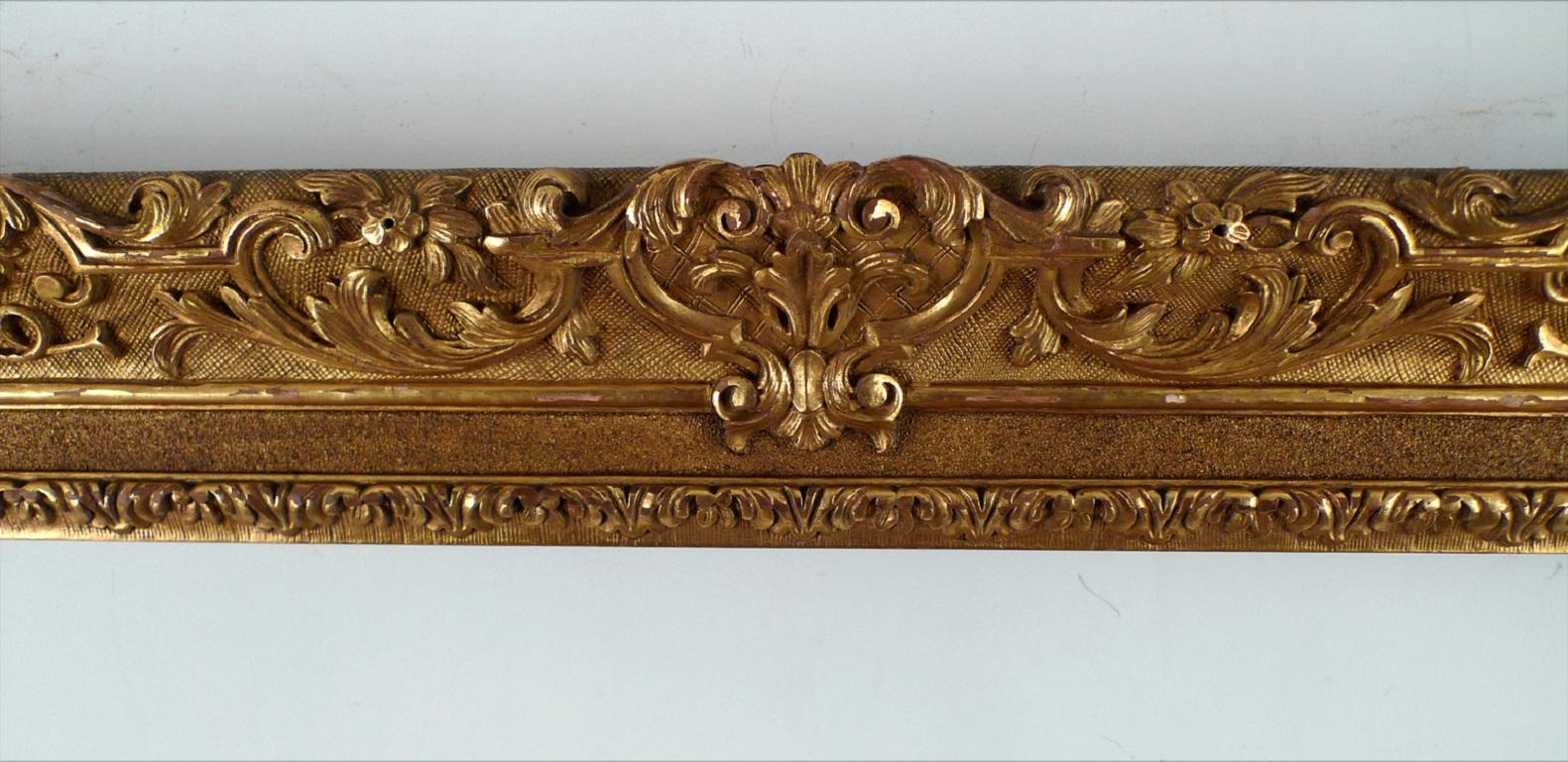 CADRE LOUIS XV EN BOIS SCULPTÉ ET DORÉ
Dimensions intérieures : 57 x 110 cm.
Dimensions extérieures : 84 x 137 cm.