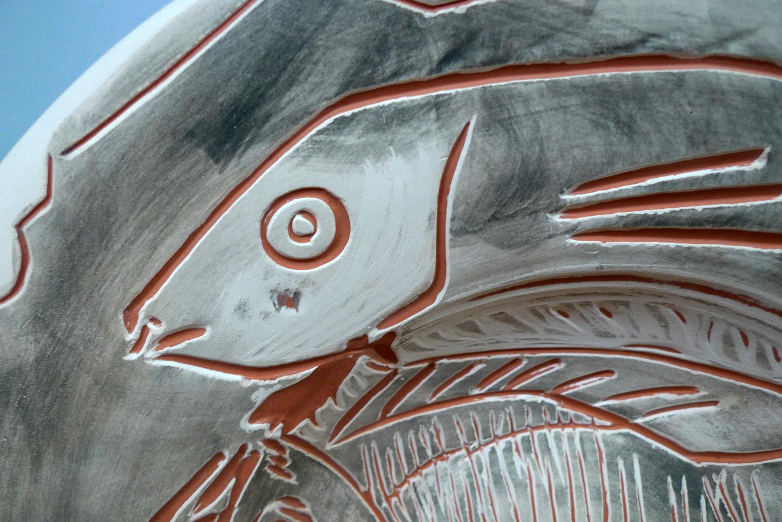 Pablo Picasso, Trois poissons sur fond gris (A.R. 396) en vente 1