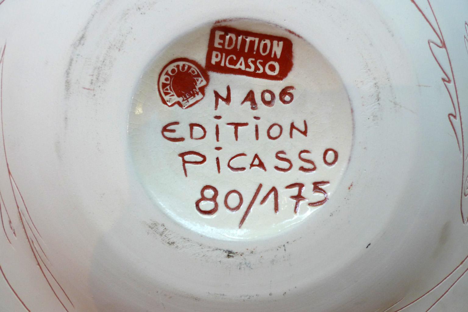 Pablo Picasso, Trois poissons sur fond gris (A.R. 396) im Angebot 6