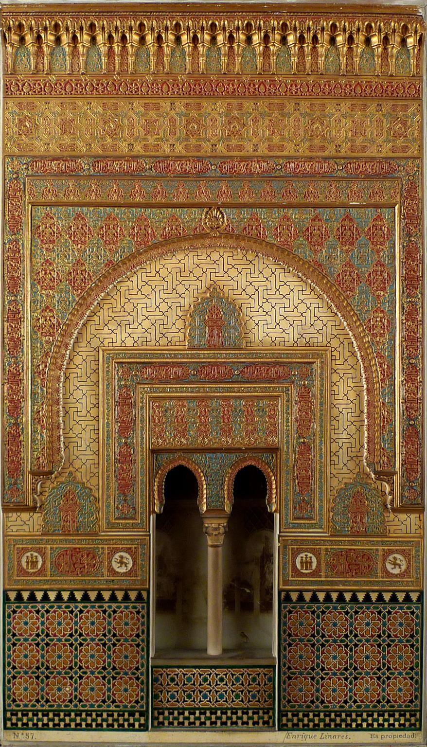 „Alhambra-Fassadenmodell“:: polychromer Stuck aus dem frühen 20. Jahrhundert von Enrique Linares 1