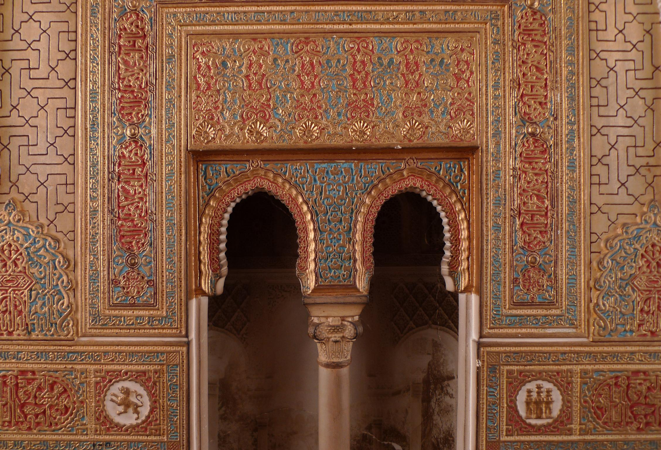 „Alhambra-Fassadenmodell“:: polychromer Stuck aus dem frühen 20. Jahrhundert von Enrique Linares 4