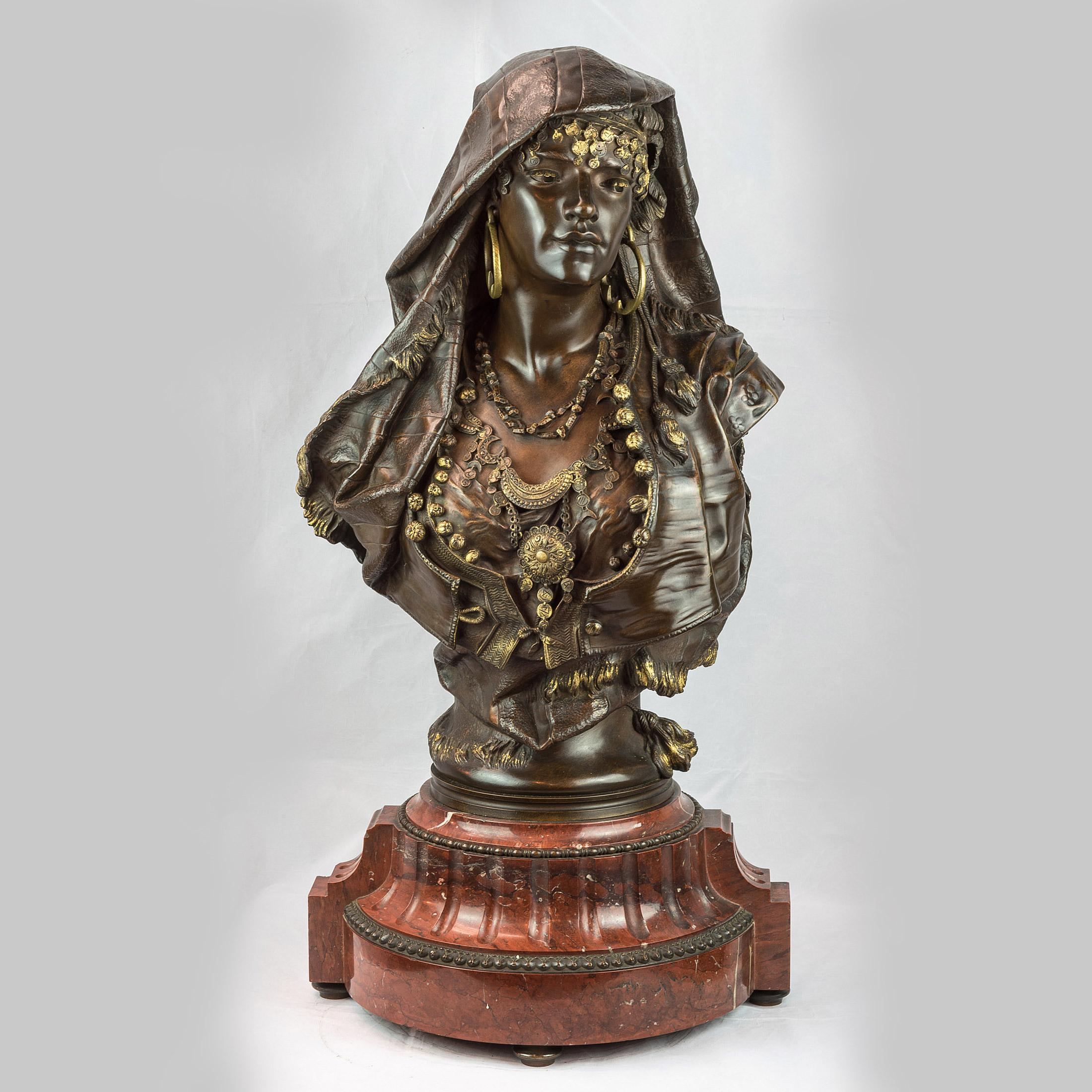 Henri-Honoré Plé Figurative Sculpture - Femme de Mequinez