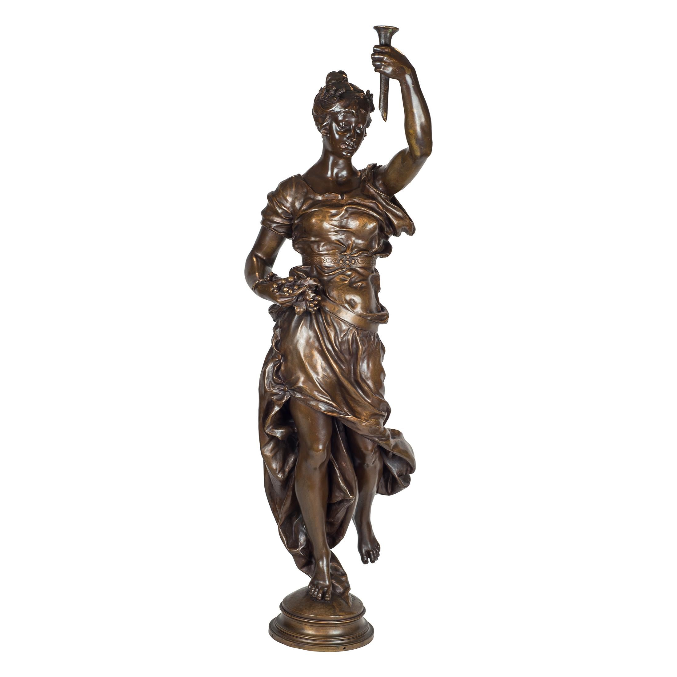 Figurative Sculpture Clément Léopold Steiner - Une jeune fille dans une robe classique