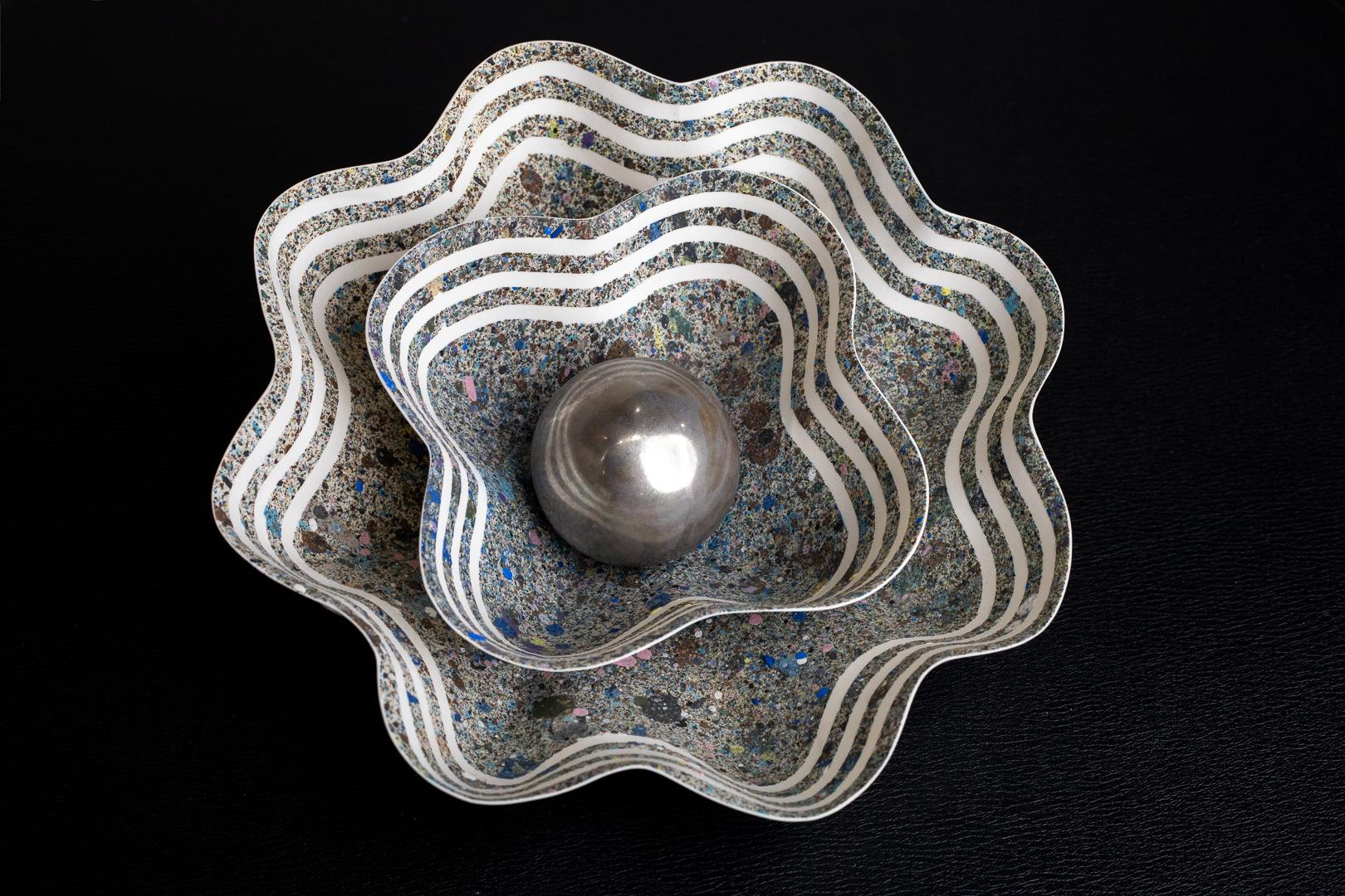 Bols Nested Bowls sculpturaux « Dark Days Ahead » en porcelaine de John Albert Murphy en vente 1
