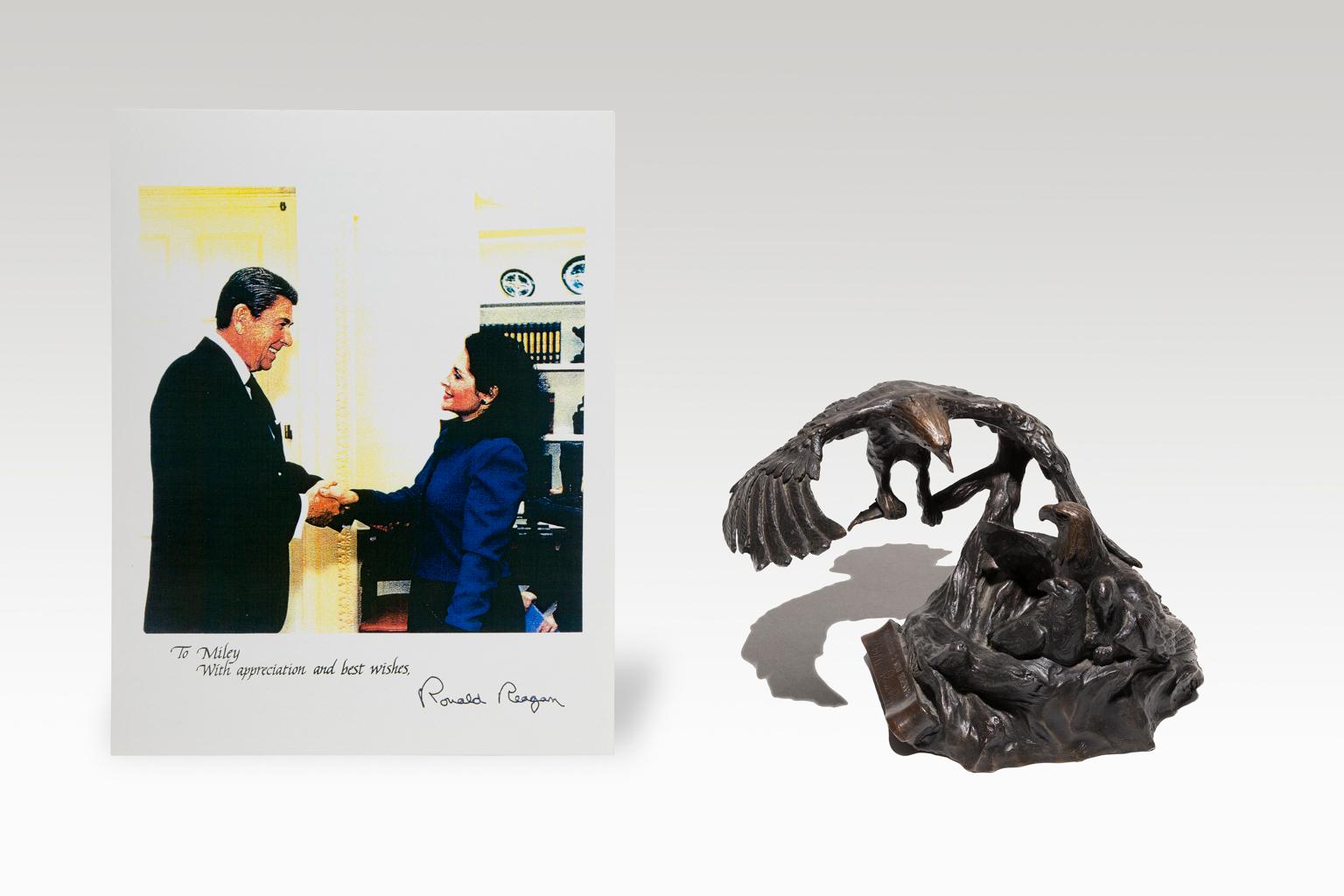 „Together A New Beginning“, Bronzestatue eines Adlers aus der Zeit von Ronald Reagan im Angebot 6