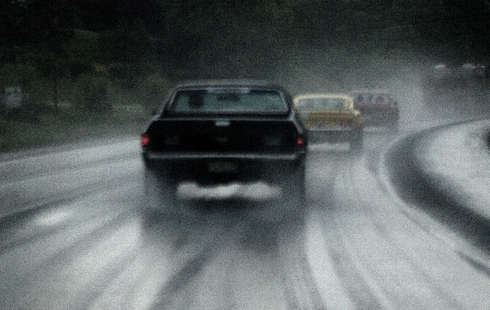 Heavy rain -Signed limited edition archival pigment print, Contemporary photo - Contemporain Photograph par Geoff Halpin