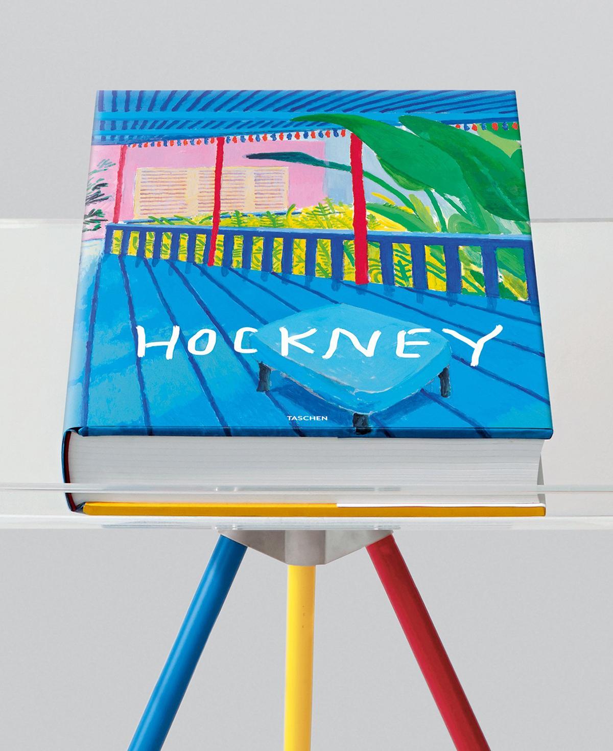 The book’s sumptuous portfolio is supplemented by an illustrated chronology of more than 600 pages, contextualizing Hockney’s art with drawings, graphic work, portrait photos, and text based on the artist’s own writings as well as contemporary