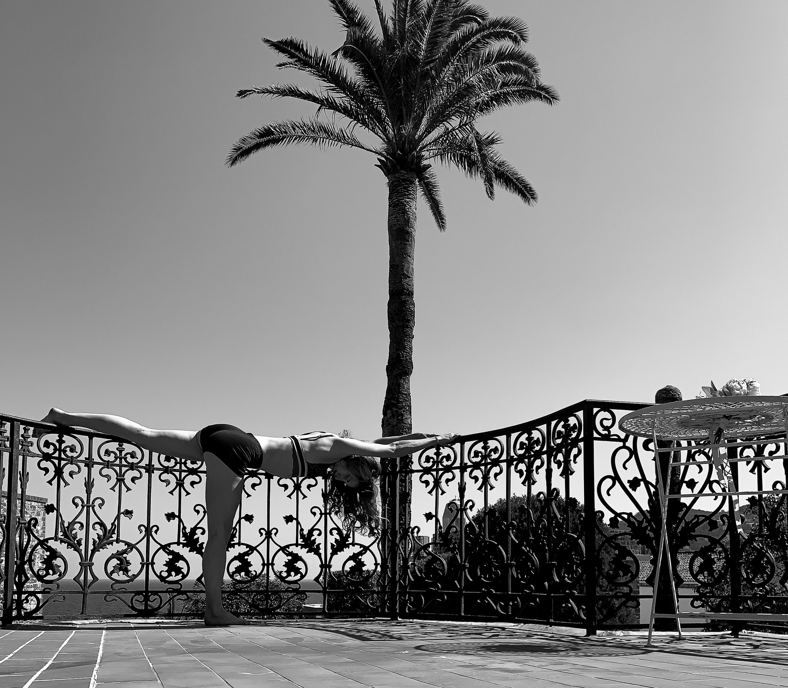 Rachel Berkowitz Black and White Photograph - Self-Reflection No. 5 - Metal Print of Female Form and Palm Tree Black+White 1/3