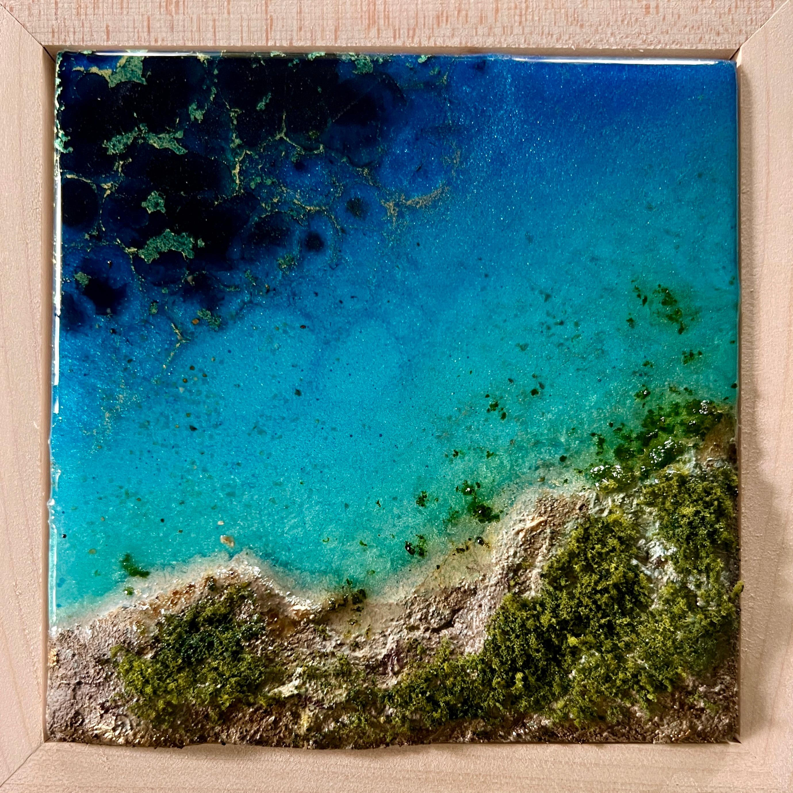 « Flying Over the Ocean n° 10 », vue aérienne d'une plage d'océan par Ana Hefco en vente 1