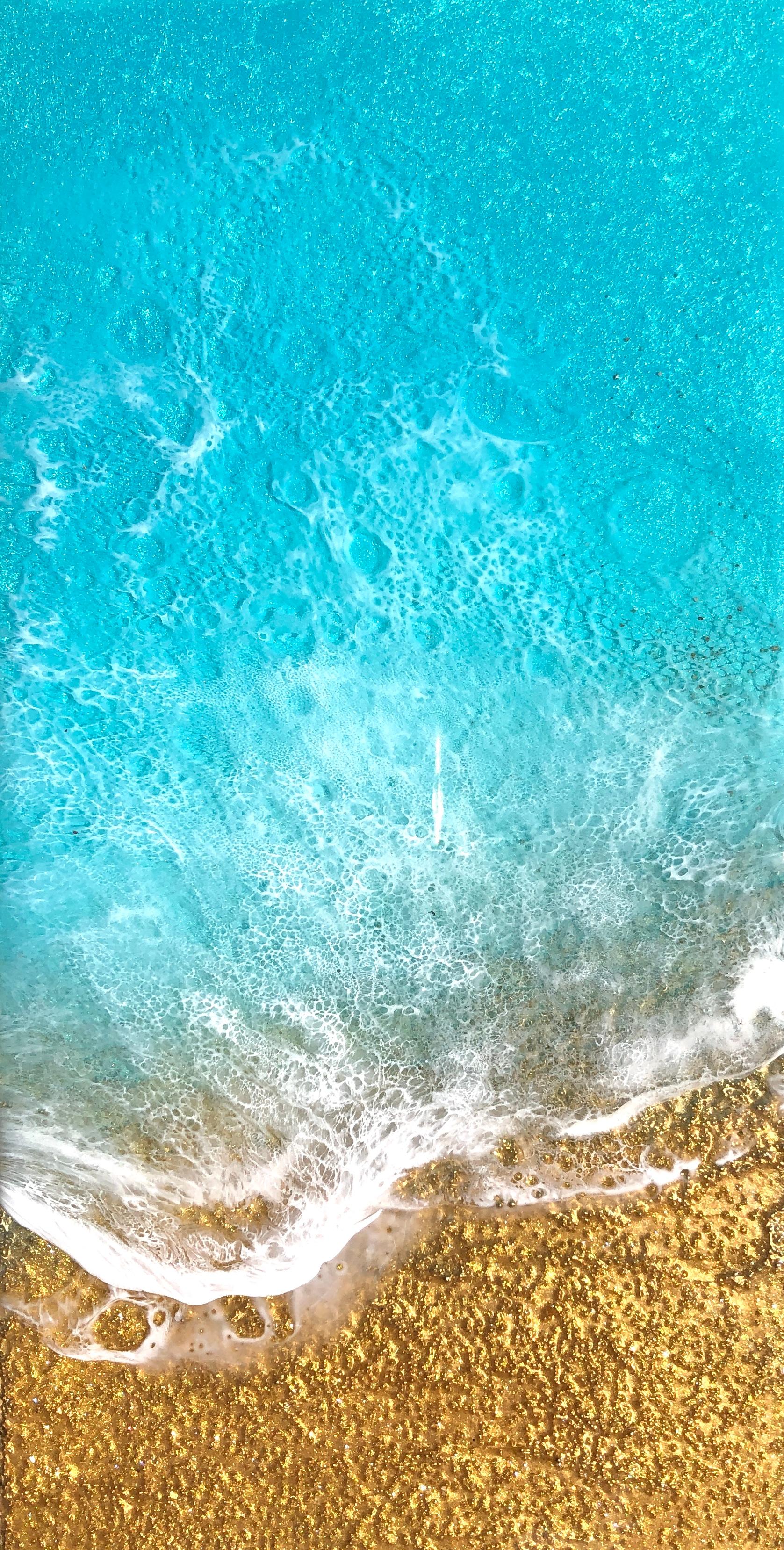 L'œuvre "Teal Waves #52" d'Ana Hefco (basée à Miami) est une œuvre originale, réalisée à la main en résine teintée et en techniques mixtes sur panneau de bois. Cette pièce n'est pas encadrée et est prête à être accrochée. 

Née et élevée à Bucarest